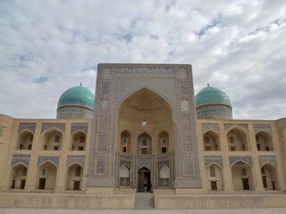 Fototapeta na wymiar Miri-Arab Madrasah, Bukhara, Uzbekistan