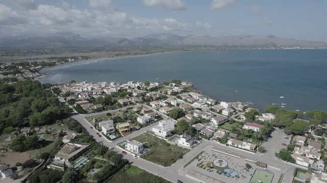 Alcudia mallorca playa malpas bonaire puerto cocodrilo (Formato D-log para edici&oacute;n profesional)