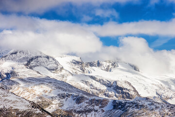 Naklejka premium Glacier Canadian Mountain Landscape. Taken in Garibaldi Provincial Park, located near Whistler and Squamish, North of Vancouver, BC, Canada. Panorama