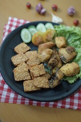 tempeh, tofu, chicken salad with bean sprouts