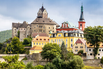 Fototapeta na wymiar gothic castle and town Loket, Ohre river, Czech republic