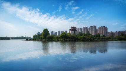 Fototapeta na wymiar Donghu Park, Zaozhuang City, Shandong, China