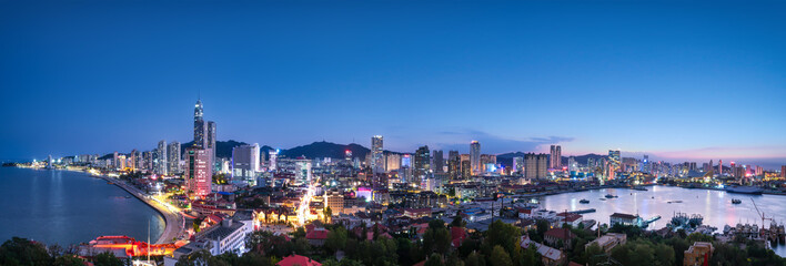 Obraz na płótnie Canvas Aerial photography of Yantai urban architectural landscape at night