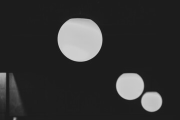 Luces blanco y negro minimalista 