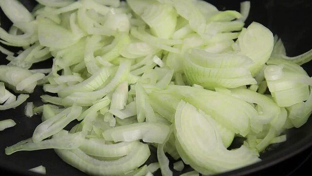 oignons &eacute;minc&eacute;s en gros plan