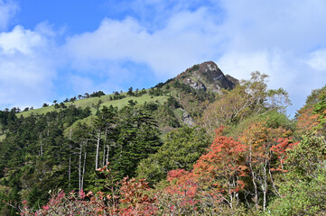 西日本最高峰の四国の百名山「石鎚山」の秋