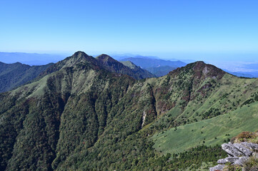 西日本最高峰の四国の霊山「石鎚山」の秋