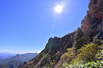西日本最高峰の四国の霊山「石鎚山」の秋
