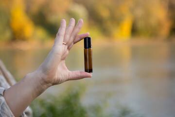 resource perfumes essential oils roller in hand probe