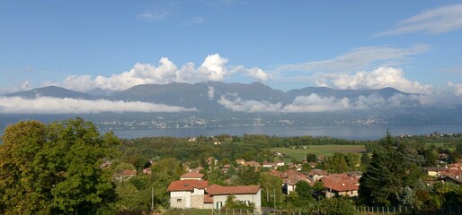 Fototapeta premium Porto Valtraglia à Varèse sur le lac Majeur Italie 