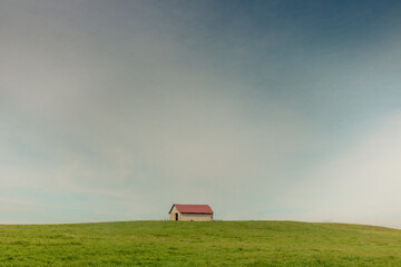 maison seule et isol&eacute;e sur une colline