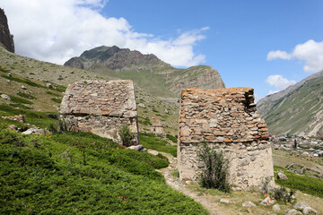 Fototapeta na wymiar old ruined abandoned ancient tombs in 