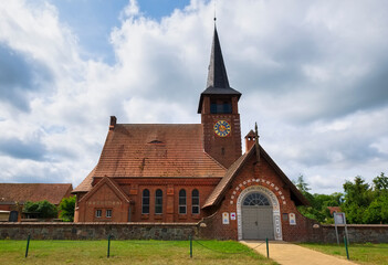 Fototapeta na wymiar Dorfkirche Bälow, Brandenburg, Deutschland