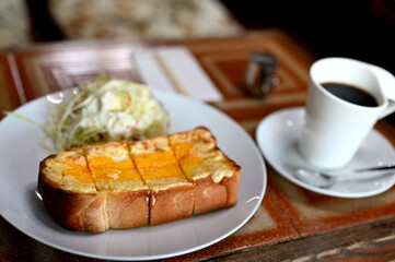喫茶店のモーニングセット