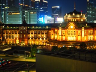 ライトアップされた東京駅
