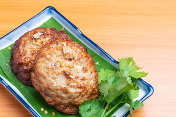 Fried minced pork with garlic pepper
