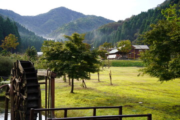 水車のある風景