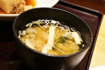定食屋さんのお味噌汁