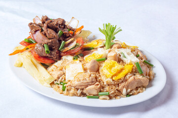 Chaufa con Lomo Saltado Perú
