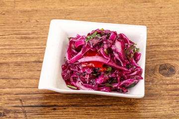 Pickled red cabbage with herbs