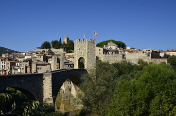 Besalu, Espa&ntilde;a. Municipio de la provincia de Girona con un bonito casco y puente medieval.