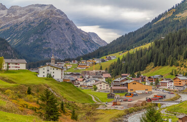 Fototapeta na wymiar Lech am Arlberg
