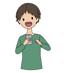 笑顔でスマホを操作する男性