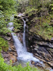 Wasserfall im Wald