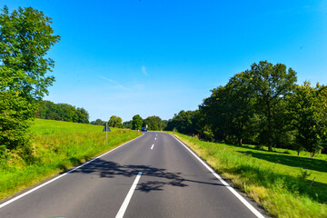 Landesstraße L3195 bei Steinau an der Strasse im Main-Kinzig-Kreis / Hessen