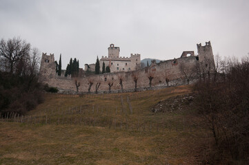 castelbarco periodo 11 secolo dopo ev,sabbionara trentino sullo sfondo il monte vignola catena del baldo. 
