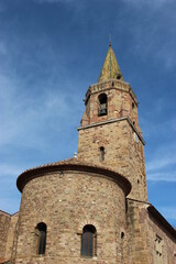 Fototapeta na wymiar Le clocher de la cathédrale de Fréjus