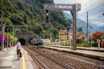 Tuinposter Travelling into the Cinque Terre Liguria © emmanuelebaldassarre