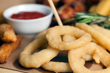 deep fry onion rings are used as a side dish or snack