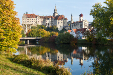 Fototapeta premium Hohenzollernschloss in Sigmaringen an der Donau (Oberes Donautal)