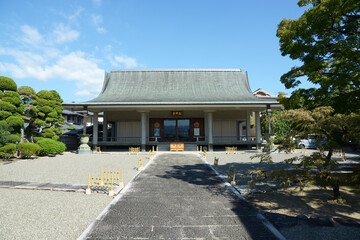 Fototapeta premium 高野街道 桜井寺 本堂 奈良県五條市