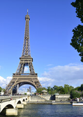 Fototapeta na wymiar Eiffel Tower - the soul of Paris