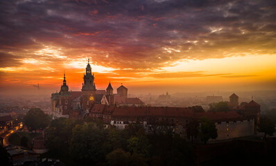 Fototapeta na wymiar Wawel Royal Castle at magic dawn, Cracow, Poland