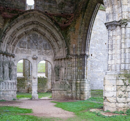 Fototapeta na wymiar entrance to the church