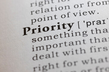 definition of priority - obrazy, fototapety, plakaty