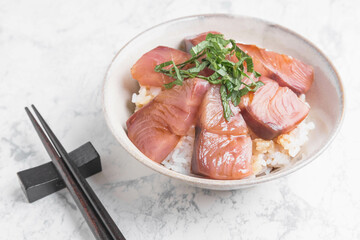 ハマチどんぶり