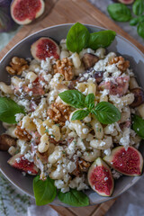 pasta salad with figs and goat cheese