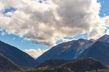 Naklejka premium Mountain range road summer landscape