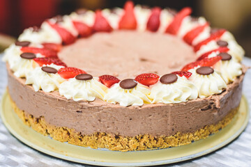 cake with strawberries