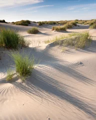 Schilderijen op glas nederlandse waddeneilanden hebben veel verlaten zandduinen uinder blauwe zomerlucht in nederland © ahavelaar