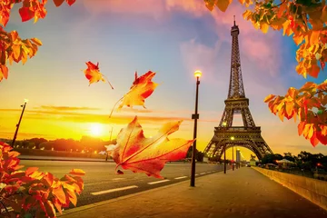  Beautiful autumn in Paris © Givaga