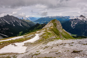 The Stubai high trail starts from the Kalkkögeln, the Stubai dolomites.