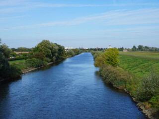Fototapeta premium Blick über den Kanal in Richtung Schwedt an der Oder in Brandenburg