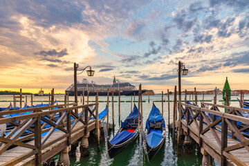Fototapeta na wymiar Venice Italy, sunrise city skyline with Gondola boat