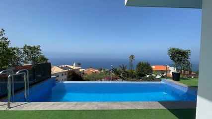 Ferienhaus am Meer mit Pool
