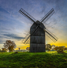 Wiatrak w Wielkopolsce,lednogóra,windmill in Poland,piękny poranek - obrazy, fototapety, plakaty